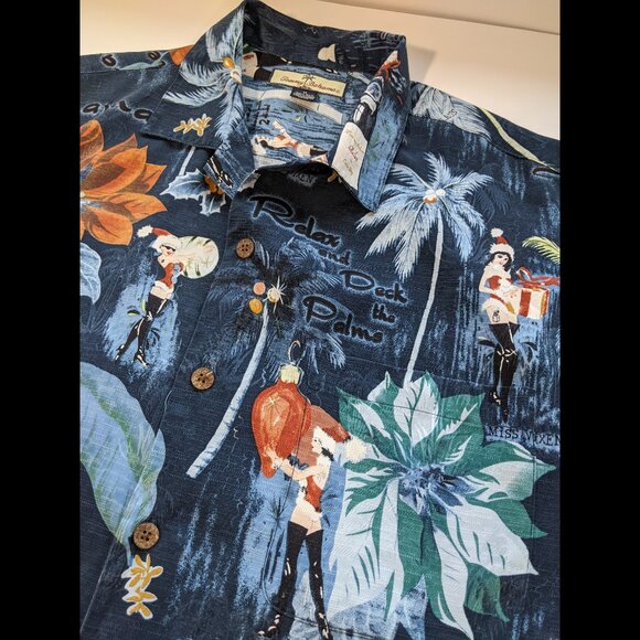 Tommy Bahama Mens Cool Yule Hawaiian Christmas Pinups Girls Silk Shirt Size M - Picture 2 of 14